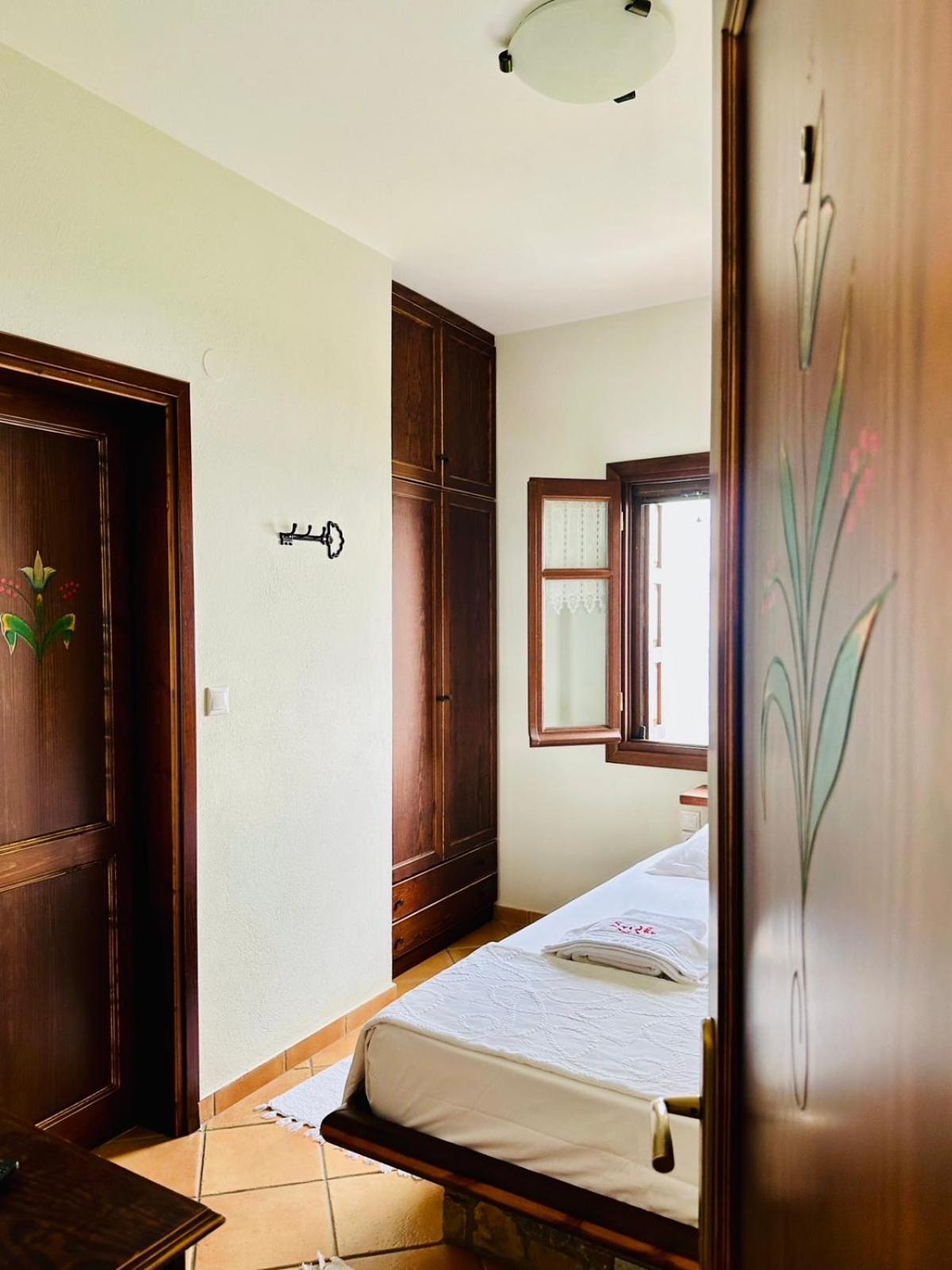 Stilvi Hotel Tsagarada Bagian luar foto